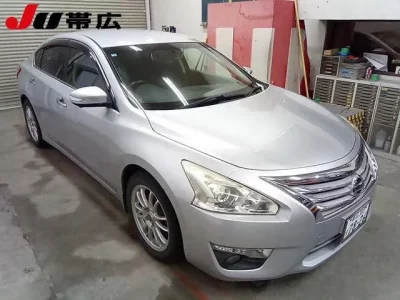 Nissan TEANA  с аукциона в Японии
