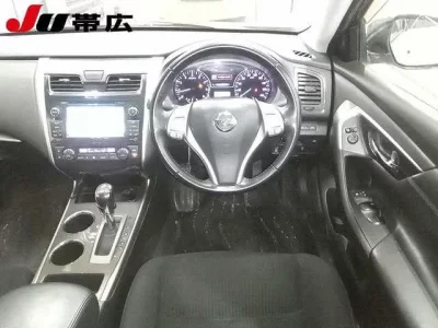 Nissan TEANA  с аукциона в Японии