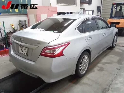 Nissan TEANA  с аукциона в Японии