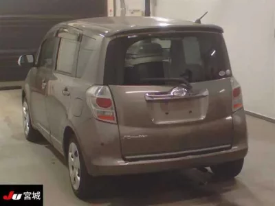 Toyota RACTIS  с аукциона в Японии