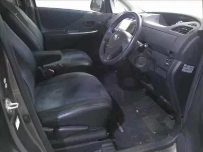 Toyota RACTIS  с аукциона в Японии