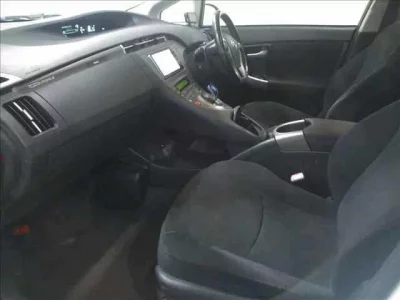 Toyota PRIUS PHV  с аукциона в Японии