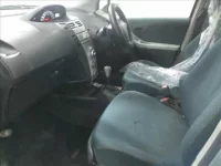 Toyota VITZ лот № 4888 оценка R  с аукциона в Японии 2