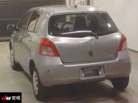 Toyota VITZ лот № 4888 оценка R  с аукциона в Японии 1