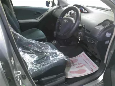 Toyota VITZ  с аукциона в Японии