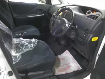 Toyota RACTIS  с аукциона в Японии