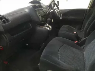 Nissan SERENA  с аукциона в Японии