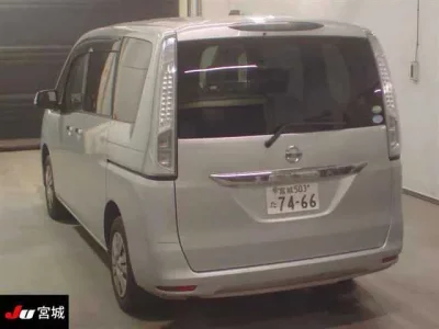 Nissan SERENA  с аукциона в Японии