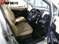 Toyota RACTIS лот № 4304 оценка 3.5  с аукциона в Японии 2