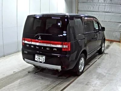 Mitsubishi DELICA D5
