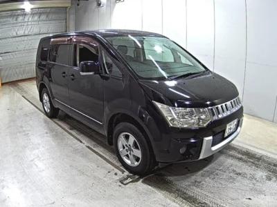 Mitsubishi DELICA D5