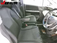 Honda FREED лот № 3047 оценка -  с аукциона в Японии 4