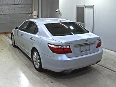 Lexus LS
