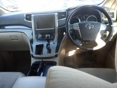 Toyota ALPHARD  с аукциона в Японии