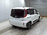 Toyota SIENTA лот № 3250 оценка 4.5  с аукциона в Японии 4
