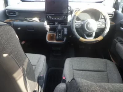 Toyota SIENTA  с аукциона в Японии