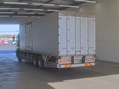 Isuzu GIGA  с аукциона в Японии