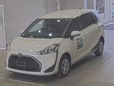 Toyota SIENTA  с аукциона в Японии