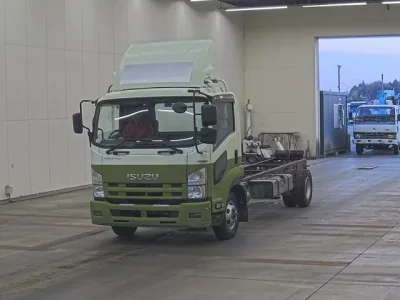 Isuzu FORWARD  с аукциона в Японии
