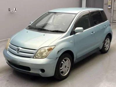 Toyota IST  с аукциона в Японии