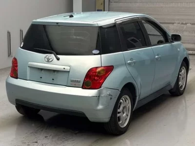 Toyota IST  с аукциона в Японии