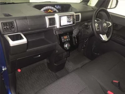 Toyota PIXIS MEGA  с аукциона в Японии