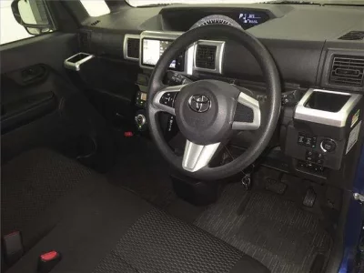 Toyota PIXIS MEGA  с аукциона в Японии