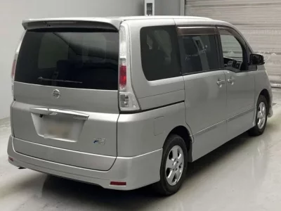 Nissan SERENA  с аукциона в Японии
