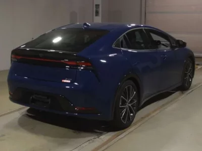 Toyota PRIUS  с аукциона в Японии