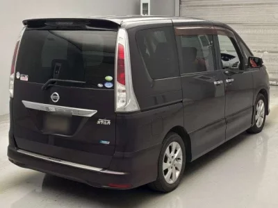 Nissan SERENA  с аукциона в Японии
