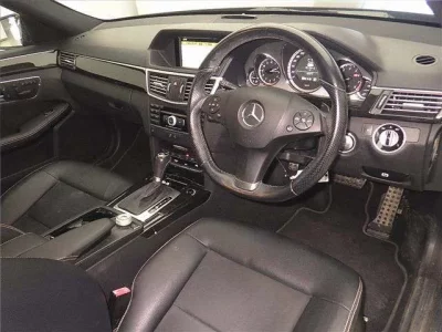 Mercedes-Benz E CLASS  с аукциона в Японии