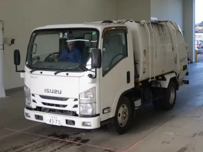 Isuzu ELF  с аукциона в Японии