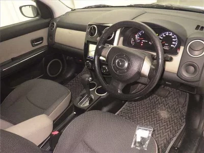 Mazda VERISA  с аукциона в Японии