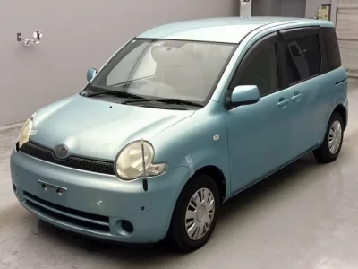 Toyota SIENTA  с аукциона в Японии