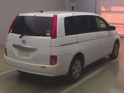 Toyota ISIS  с аукциона в Японии