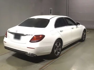 Mercedes-Benz E CLASS  с аукциона в Японии