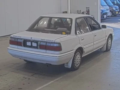 Toyota COROLLA  с аукциона в Японии