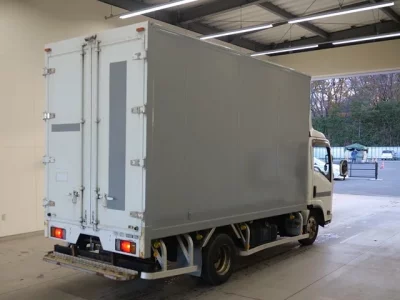 Isuzu ELF  с аукциона в Японии