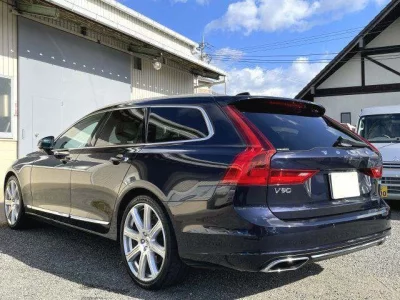 Volvo V90