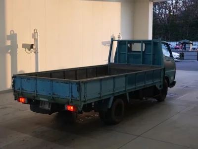 Toyota DYNA  с аукциона в Японии