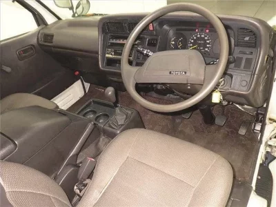 Toyota HIACE  с аукциона в Японии
