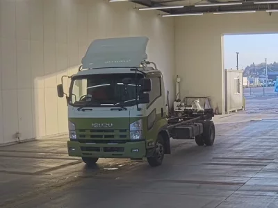 Isuzu FORWARD  с аукциона в Японии