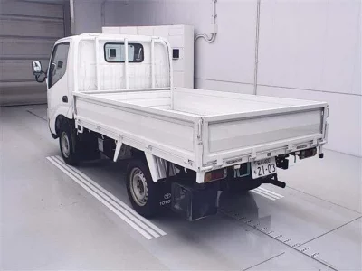 Toyota DYNA  с аукциона в Японии