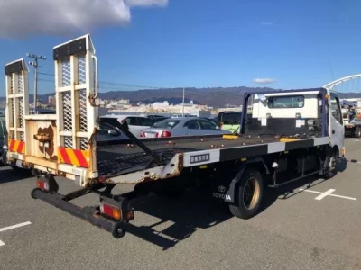 Toyota DYNA  с аукциона в Японии