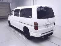 Toyota HIACE лот № 70406 оценка 4  с аукциона в Японии 1