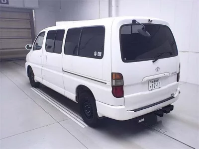 Toyota HIACE  с аукциона в Японии