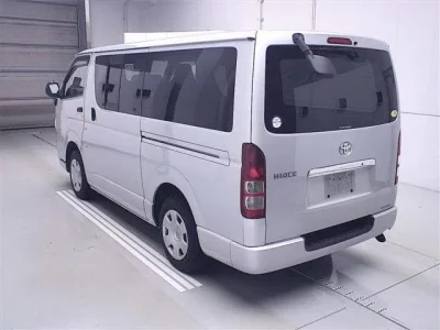 Toyota HIACE VAN  с аукциона в Японии