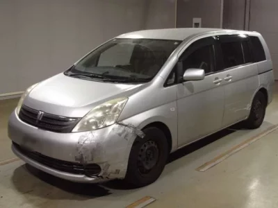 Toyota ISIS  с аукциона в Японии