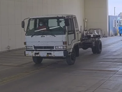 Isuzu FORWARD  с аукциона в Японии