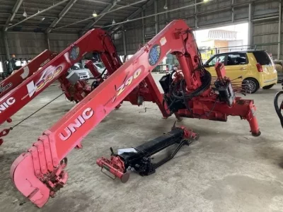 OTHERS UNIC CRANE